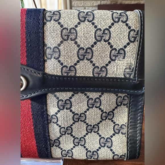 Vintage Gucci Clutch - Picture 6 of 13